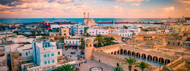 Túnez, Monumentos y Desierto